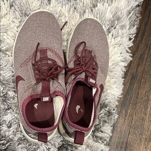 Nike Women's Maroon and Cream Sneakers